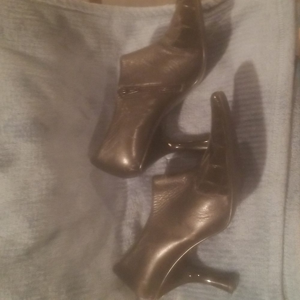 Booties - Picture 3 of 7